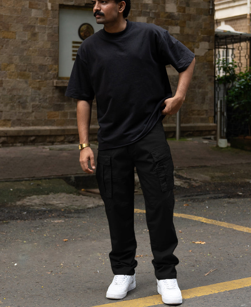 Black Regular Fit Cotton Utility Cargo Pant.