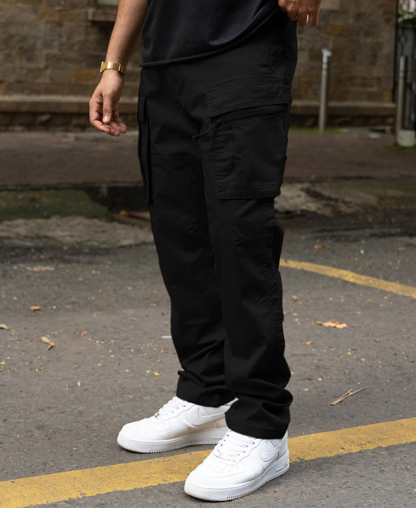 Black Regular Fit Cotton Utility Cargo Pant.