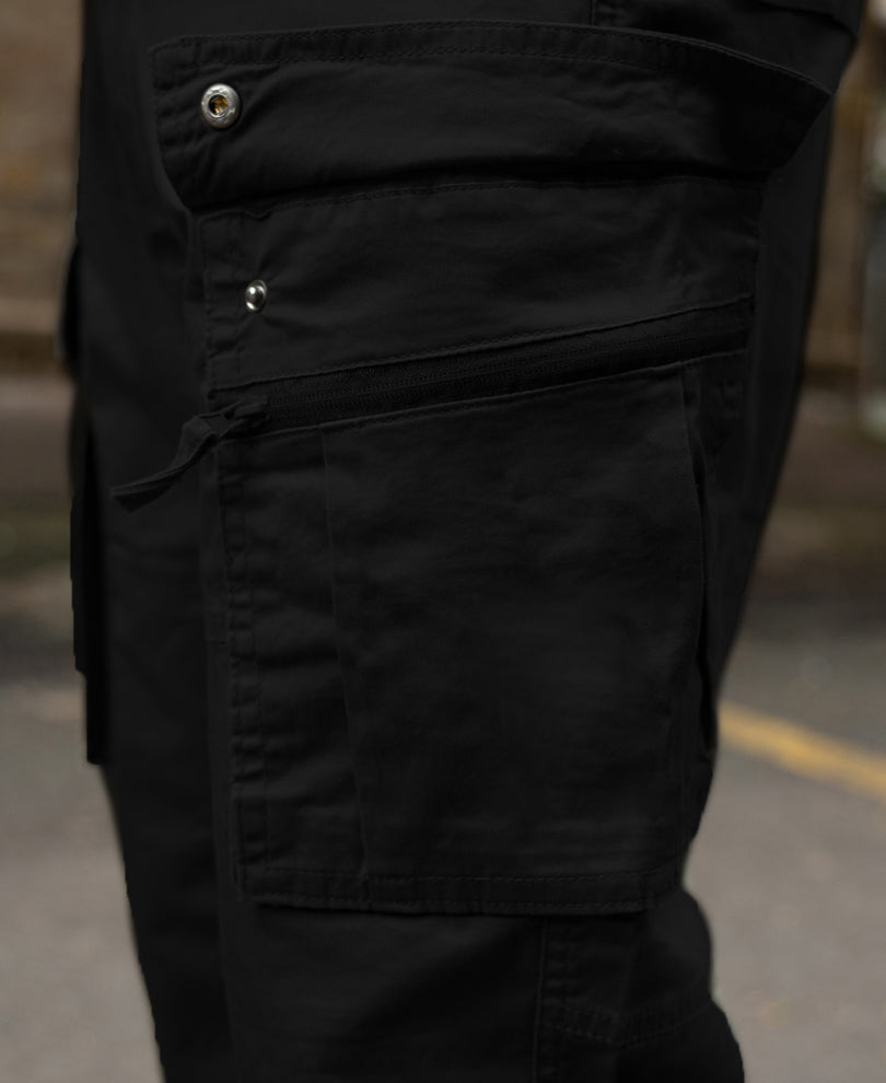 Black Regular Fit Cotton Utility Cargo Pant.