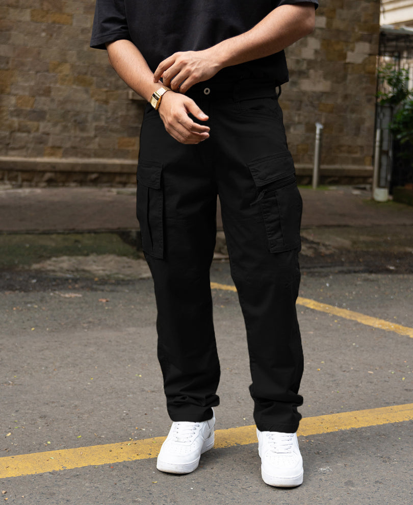 Black Regular Fit Cotton Utility Cargo Pant.