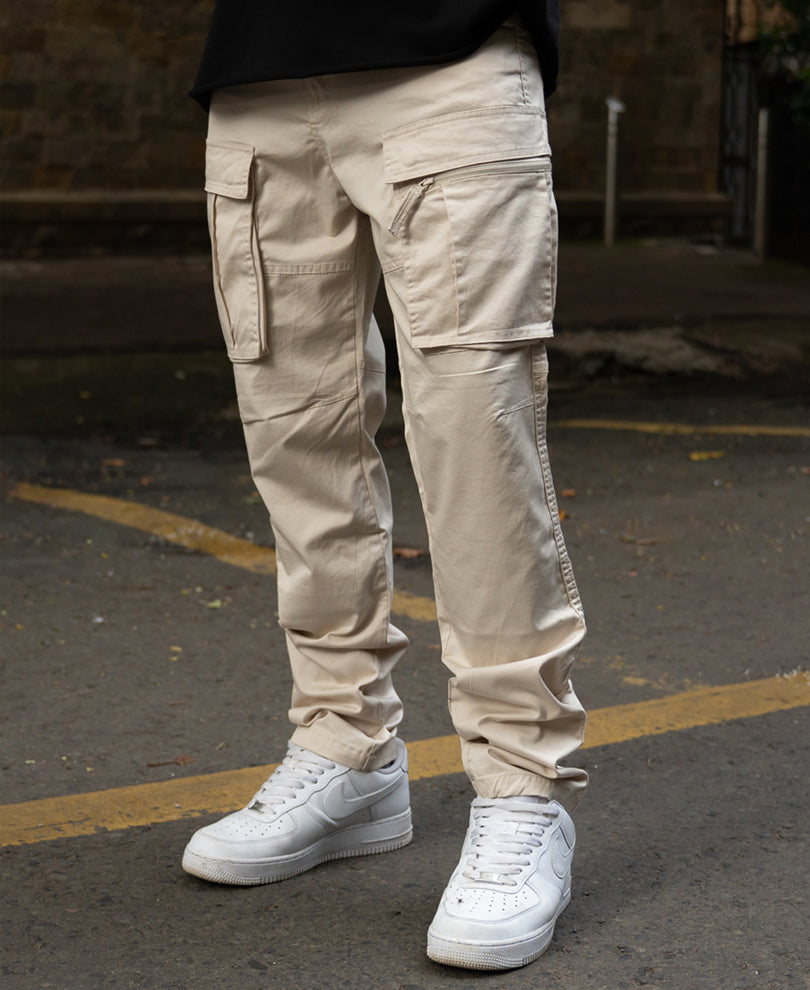 Light Beige Regular Fit Cotton Cargo Pant.