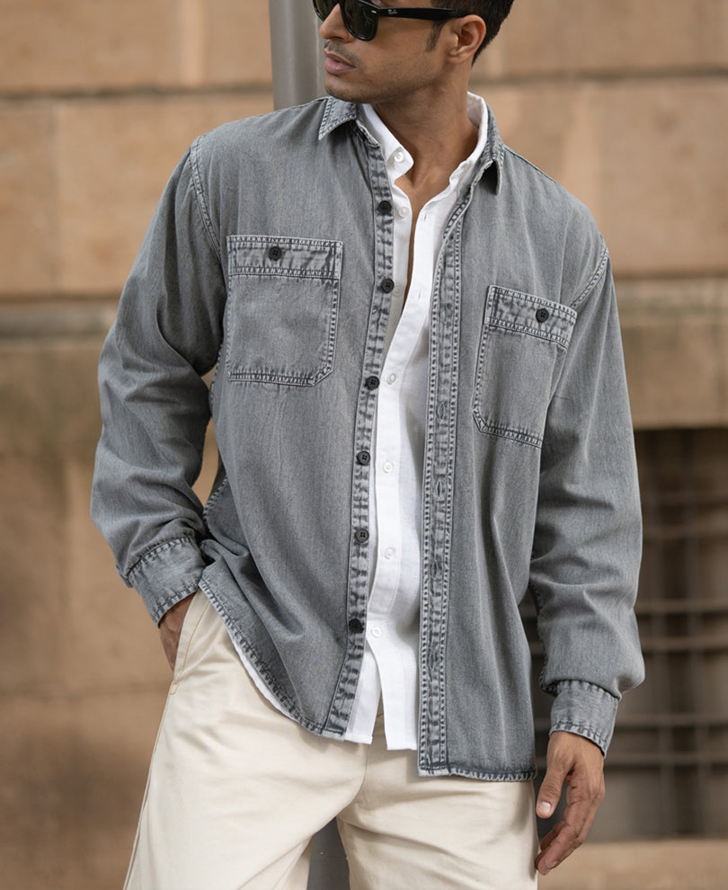 Grey Denim Shirt With Pockets.