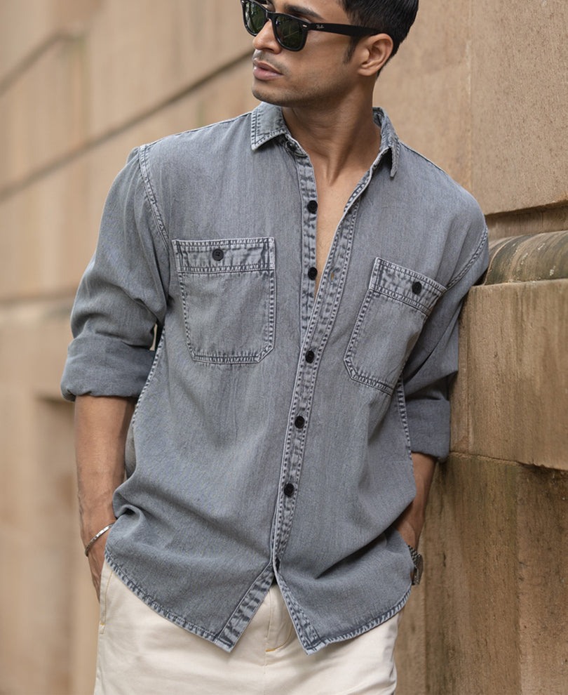 Grey Denim Shirt With Pockets.