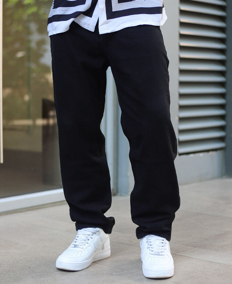 Black Solid Washed Baggy Fit Denim Jeans.