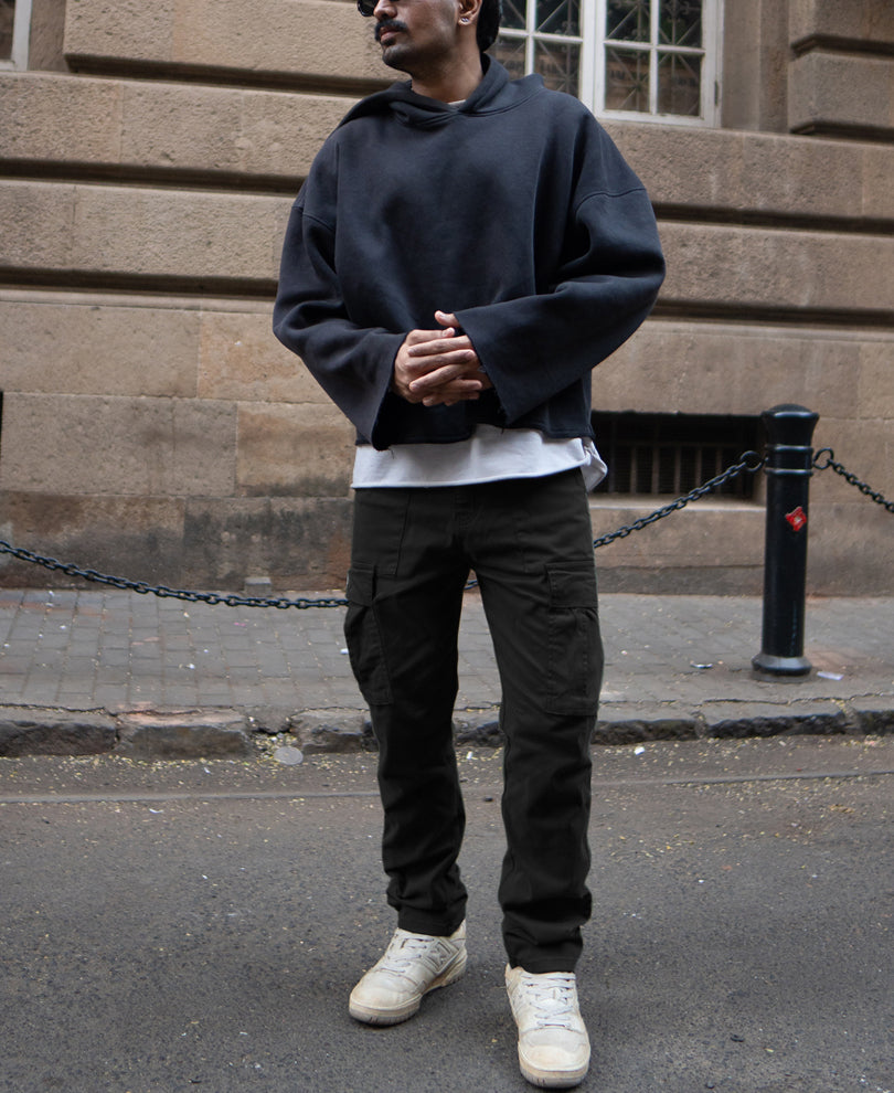 Black Regular Fit Cargo Pant With Multiple Pocket.