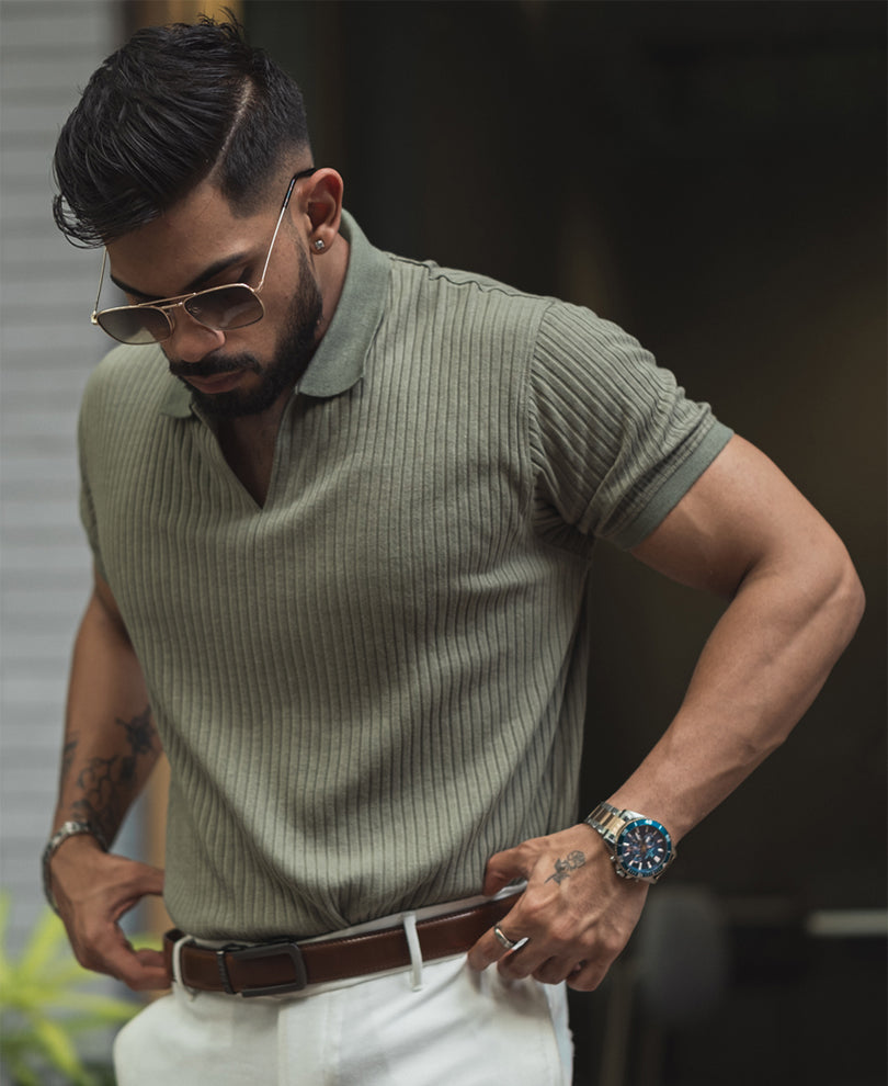 Green Solid Structured Regular Fit Half Sleeve T-Shirt.