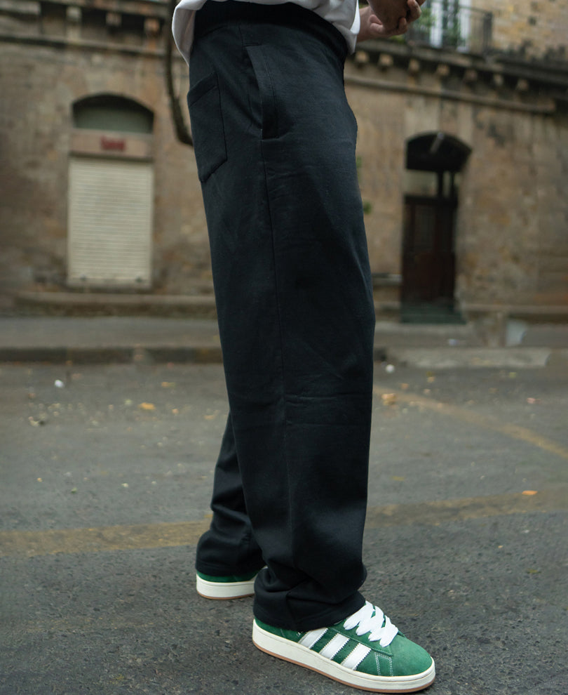 Basic Black Baggy Fit Trackpant.