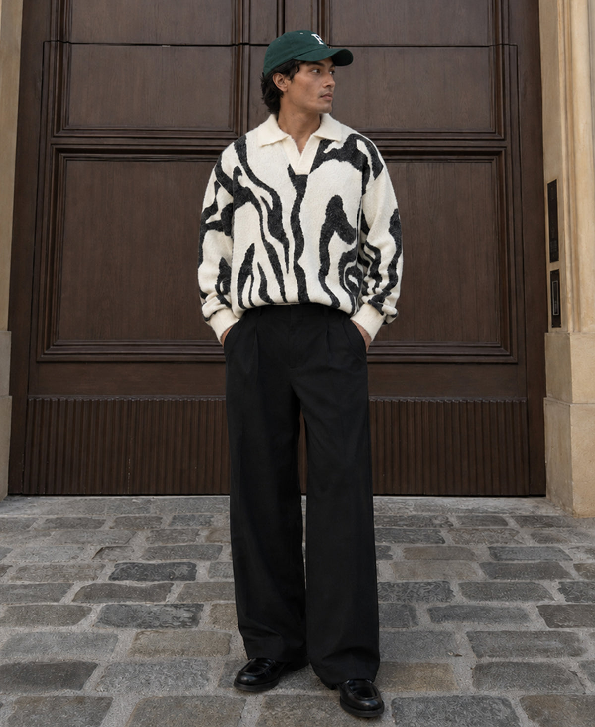 Black & Off-White Abstract Sweater
