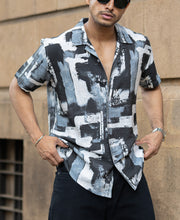 Grey Lightweight Printed Regular Fit Half Sleeves Shirt.