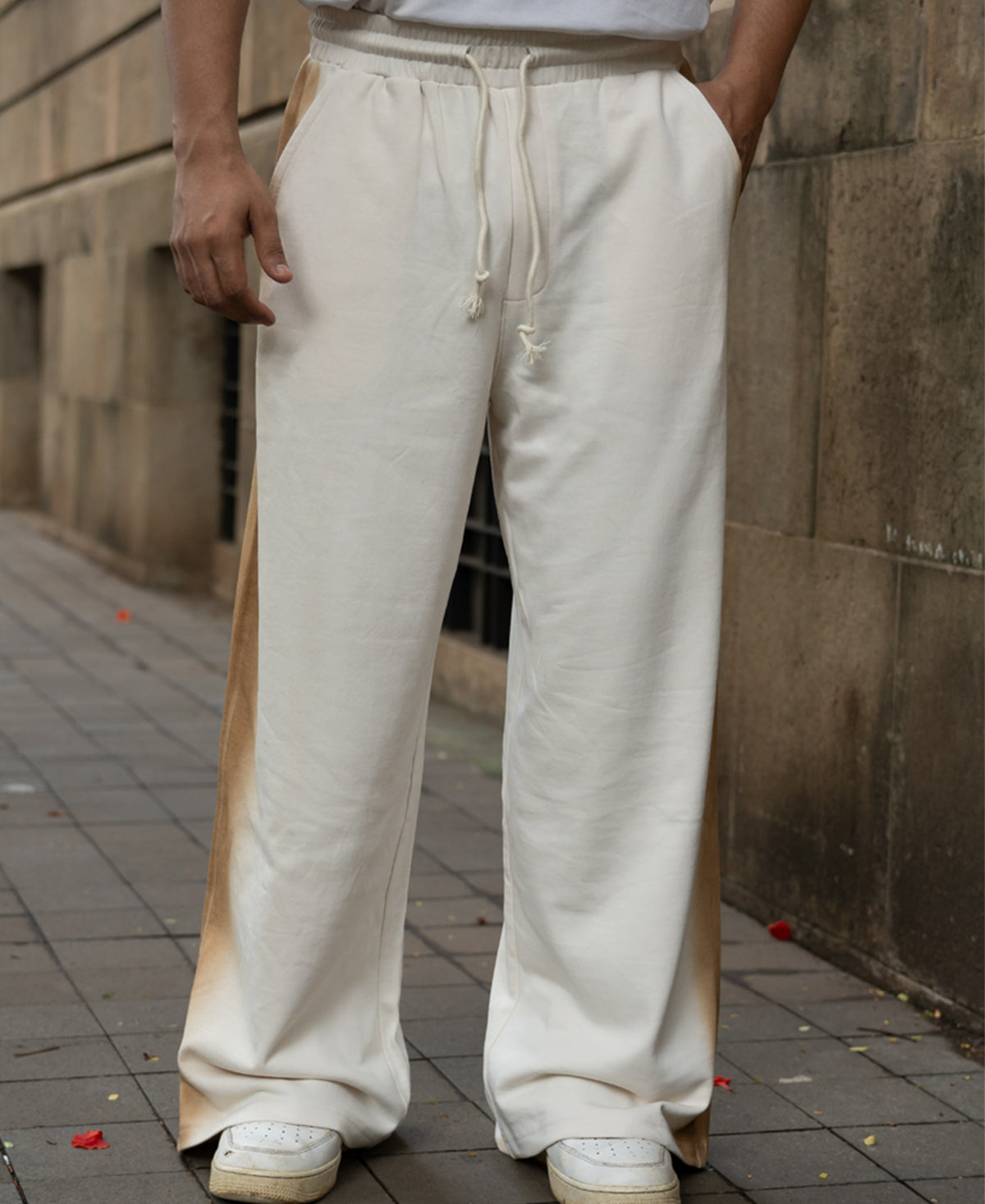 Off White Sprayed Baggy Trackpant