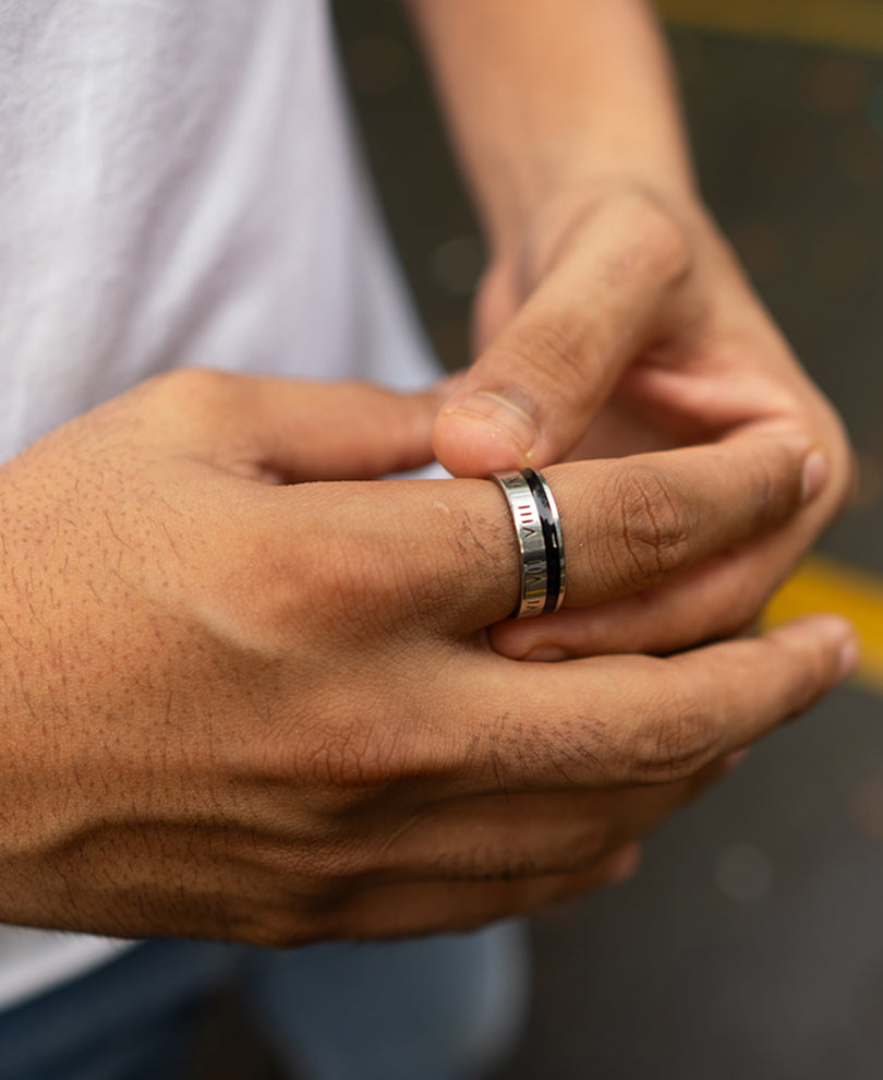 Sliver Roman Designâ Ring.