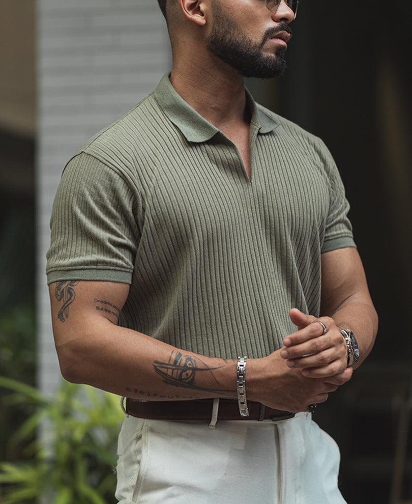 Green Solid Structured Regular Fit Half Sleeve T-Shirt.