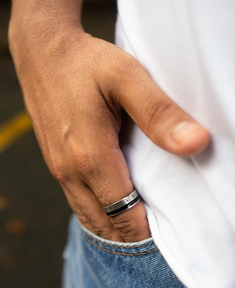 Sliver Roman Designâ Ring.